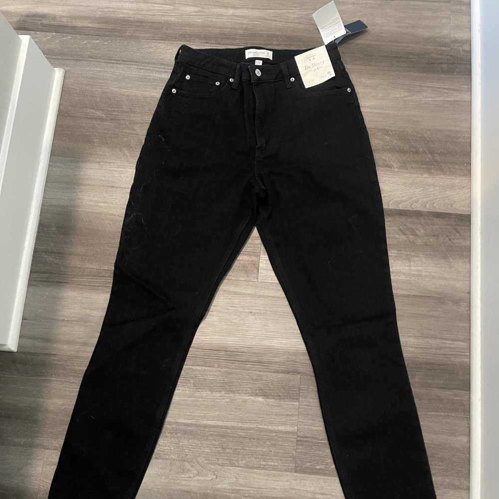 Jeans - Ambercombie & Fitch - Women's - Size 29 L - Black